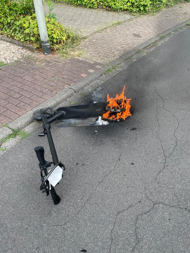 FW-Schermbeck: Brennender E-Scooter in Schermbeck