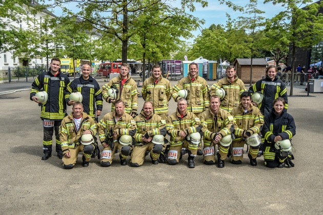 FW Menden: Firefighter-Treppenlauf: 14 Mendener Starter - Hermanns und Stüken verteidigen Titel