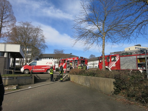 FW-AR: Rauchentwicklung in RWE-Tiefgarage sorgt für Feuerwehreinsatz