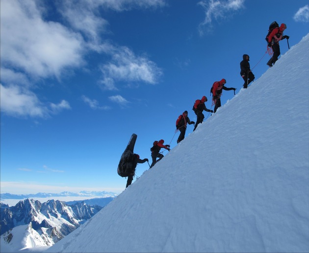 Mammut Jubiläumsprojekt: ZAZ gibt Konzert auf dem Mont Blanc (VIDEO)