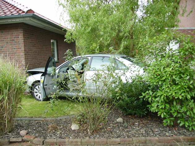 POL-STH: Schwerer Verkehrsunfall in Sachsenhagen