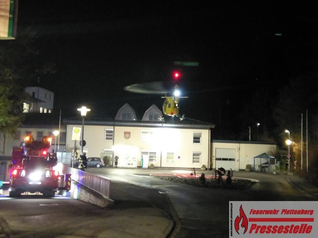 FW-PL: OT-Stadtmitte. Rettungshubschrauber landete am späten Mittwochabend am Plettenberger Krankenhaus