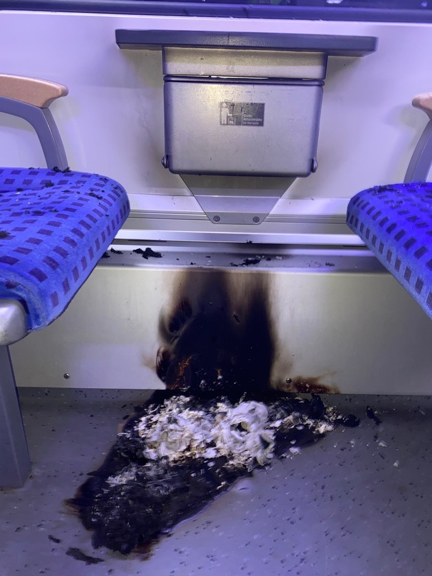 BPOL-KI: Brandgeruch im Zug - Bundespolizei muss schlafenden Mann wecken