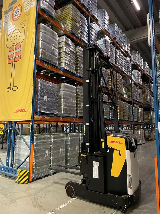 PM: DHL Supply Chain setzt erstmals autonome Rocla Gabelstapler von Logisnext Solutions im Warenlager von Unilever in Festland Europa ein / PR: DHL Supply Chain setzt erstmals autonome Rocla Gabelstapler von Logisnext Solutions im Warenlager von Unil