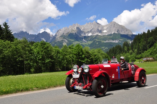 Abenteuer Alpenrallye. Automobilklassiker erobern die schönsten Alpenstraßen. - BILD