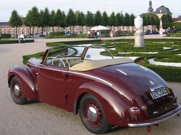 SKODA startet mit drei seltenen Klassikern bei der Oldtimerrallye Wiesbaden (FOTO)