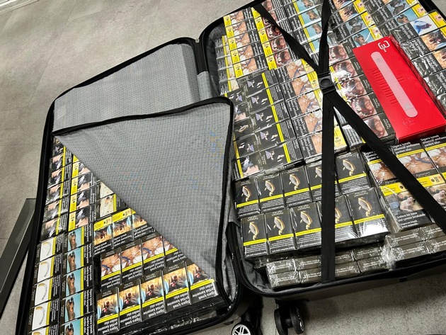 HZA-K: Schmuggelreise aus Istanbul mit fast 45.000 Zigaretten im Gepäck endet beim Kölner Zoll / Steuerschaden von rund 8.500 Euro verhindert