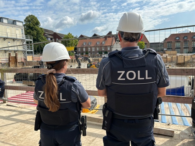 HZA-MS: Zoll kontrolliert Bauvorhaben in Rheine, Dülmen und Münster / Mehr als jeder fünfte Bauarbeiter auf Großbaustelle in Rheine illegal tätig