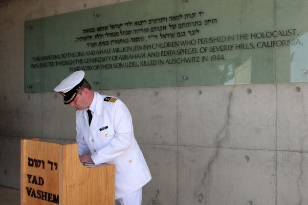 Marine - Pressemitteilung: Deutsche Marine besucht Israel - Gedenken an die Holocaust-Opfer