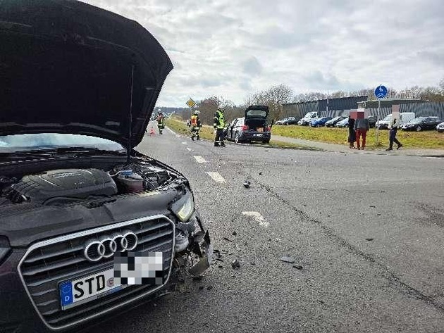 POL-STD: Zwei Leichtverletzte bei Unfall auf der Kreisstraße 36 in Horneburg