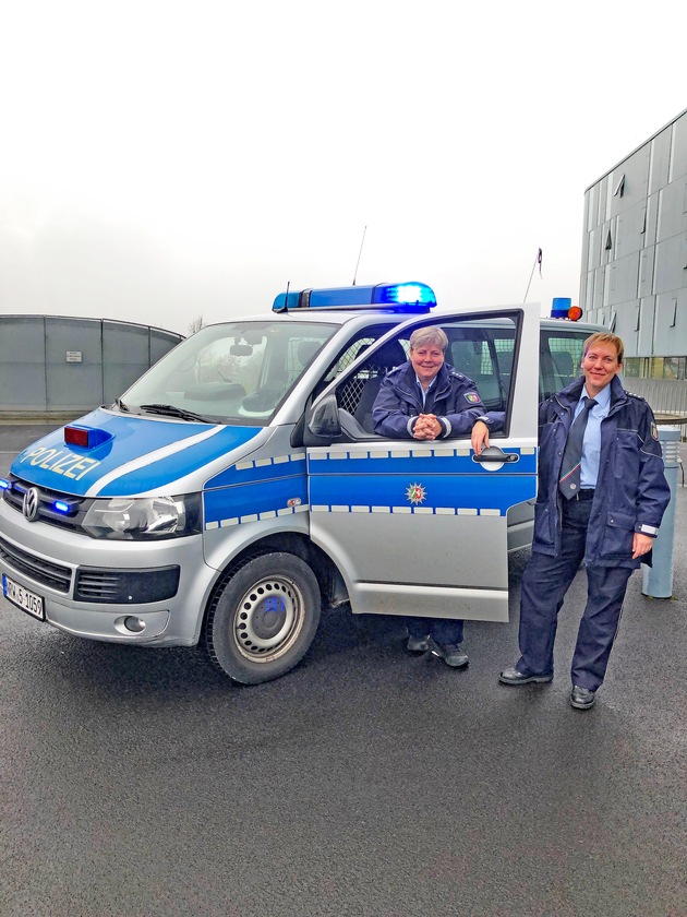 POL-ME: Vier neue Bezirksdienstbeamtinnen für die Kreispolizeibehörde Mettmann - Mettmann / Langenfeld / Monheim am Rhein - 2111089