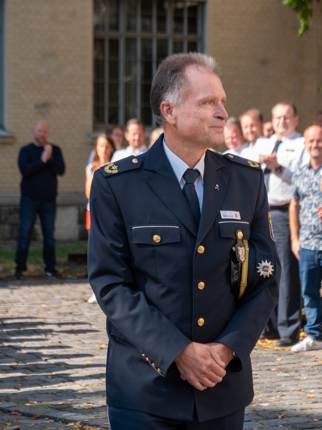 POL-WE: Gießen: Abteilungsdirektor Manfred Kaletsch verabschiedet