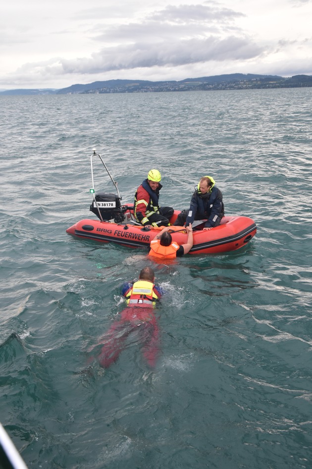 FW Konstanz: Übung auf dem Bodensee - Brand auf einem Fahrgastschiff