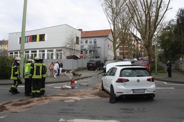 POL-HA: Unfall mit zwei Verletzten in Wehringhausen