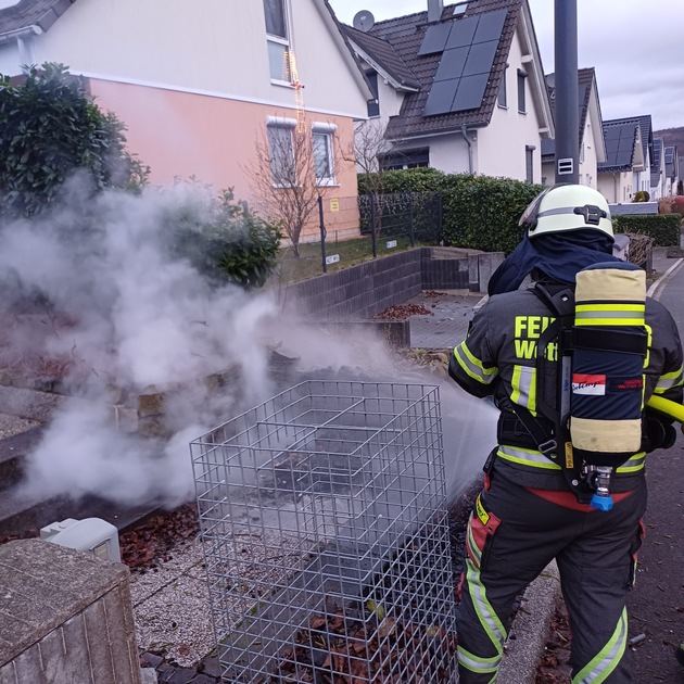 FW-EN: Wetter - relativ ruhige Silvesternacht für die Feuerwehr Wetter (Ruhr)