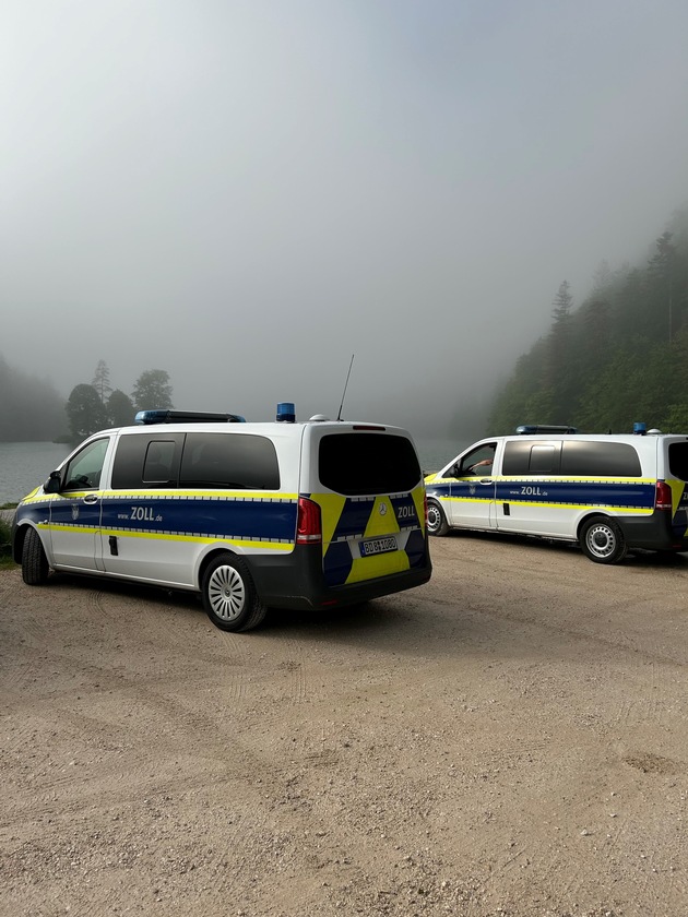 HZA-RO: ZOLL nimmt Tourismus- und Freizeitbranche unter die Lupe / Prüfung gegen Schwarzarbeit und illegale Beschäftigung bei Freizeiteinrichtungen in der Region vom Königssee bis zur Zugspitze
