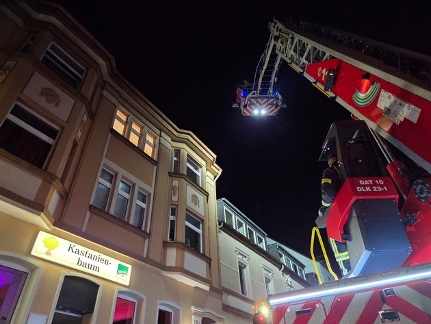 FW Datteln: Buttersäure im Flur sorgt für Feuerwehreinsatz in der Stadt