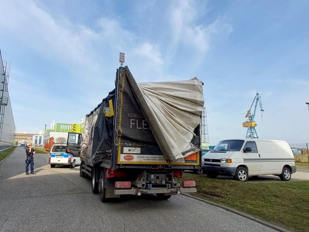 BPOL-HST: LKW-Fahrer verursacht Brückenschaden