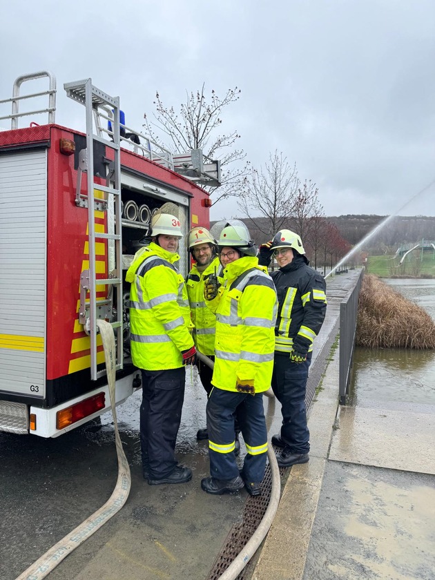 FW Dinslaken: Neue Maschinisten für die Feuerwehren im Kreis Wesel