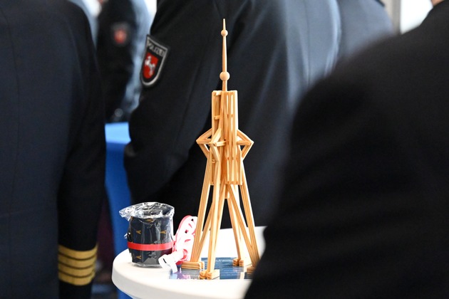 POL-CUX: Pressemitteilung zur offiziellen Einweihung des Erweiterungsbaus der Polizeiinspektion Cuxhaven (Fotos und Faktenblatt im Anhang)