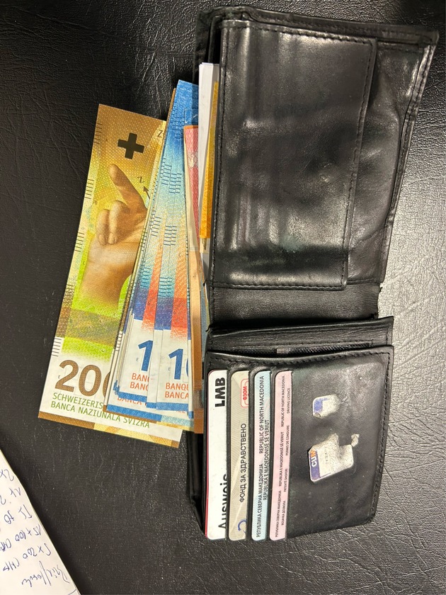 HZA-UL: Zoll stoppt zweifachen Bargeldschmuggel