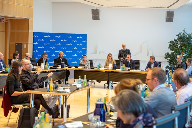 MDR trifft: 14. Treffen mit Behindertenverbänden - Digitale Barrierefreiheit stärkt die ARD Mediathek und fördert Teilhabe