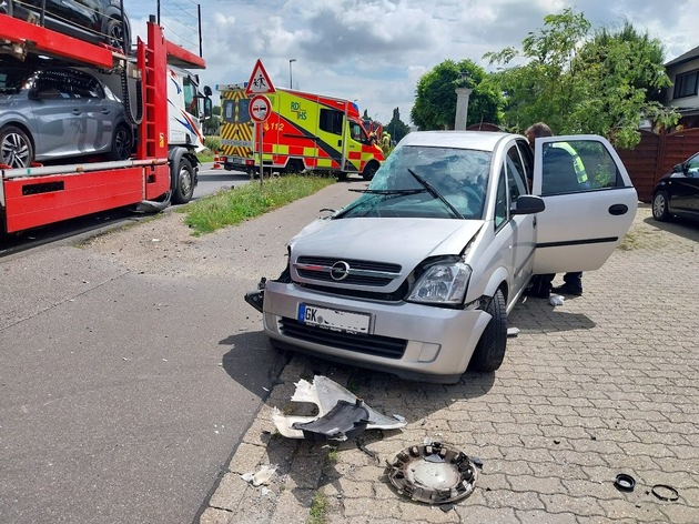 FW Gangelt: Schwerer Verkehrsunfall auf Bundesstraße