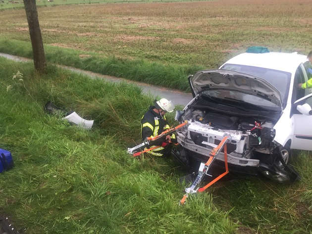 FW Lügde: Technische Hilfe Verkehrsunfall / 3 verletzte Personen