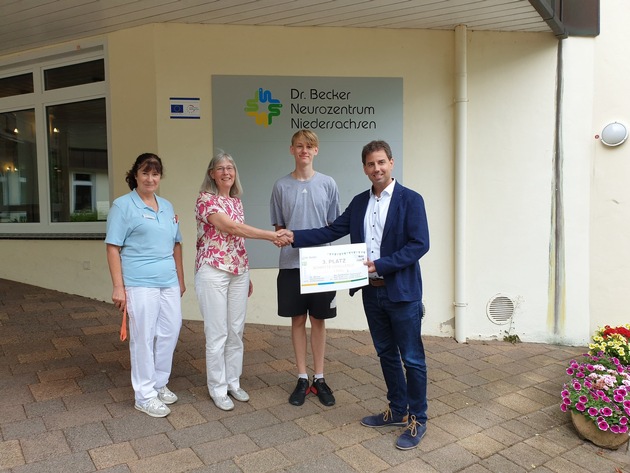 Dr. Becker Neurozentrum Niedersachsen spendet 1.000 Euro an Förderkreis Gymnasium Bad Essen