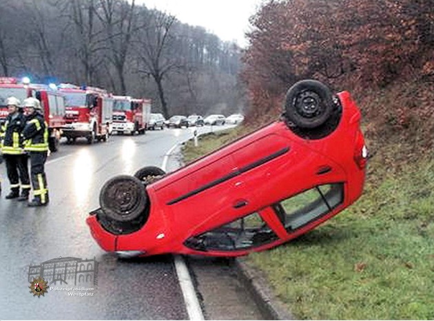 POL-PPWP: Tempo nicht angepasst - Auto überschlägt sich