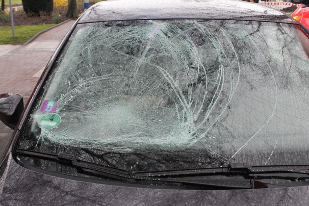 POL-SO: Verkehrsunfall am Zebrastreifen - Pedelec-Fahrer schwer verletzt