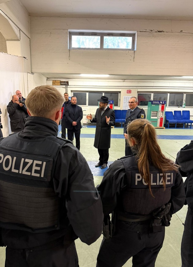 BPOL-AKAD: Jüdisches Leben im Dialog - Rabbiner Yehuda Teichtal zu Gast an der Bundespolizeiakademie
