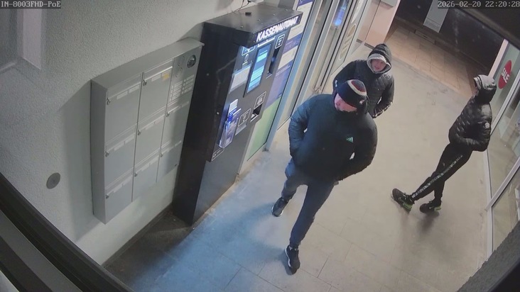 POL-G&Ouml;: (76/2026) Versuchter Einbruch in Duderst&auml;dter Optikergesch&auml;ft - Polizei ver&ouml;ffentlicht T&auml;terbilder und bittet um Hinweise zu mutma&szlig;lich &uuml;berregional agierender T&auml;tergruppe