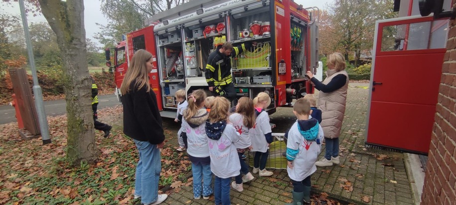 FW-KLE: Brandschutzerziehung mit dem Sankt-Markus-Kindergarten: &quot;Da sein, damit es nicht brennt&quot;