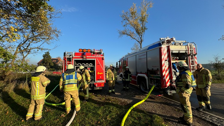 FW Helmstedt: Brand Gartenlaube in der Brunnsohle