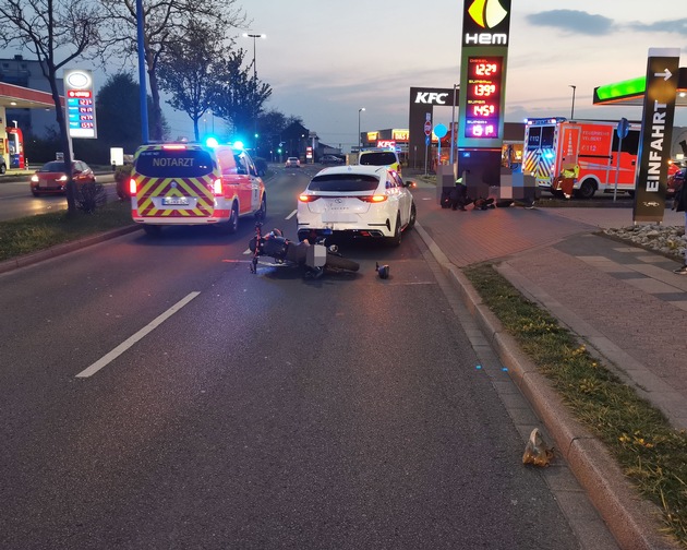 POL-ME: Motorradfahrer bei Auffahrunfall schwer verletzt - Velbert - 2105005