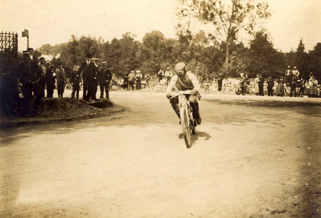 Der Triumph von Dourdan: Laurin &amp; Klement gewann vor 115 Jahren die Motorrad-Weltmeisterschaft