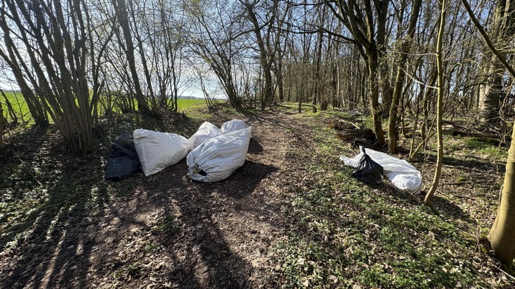 POL-RZ: Erneute Abfallentsorgung auf einem Feldweg - Polizei sucht Zeugen
