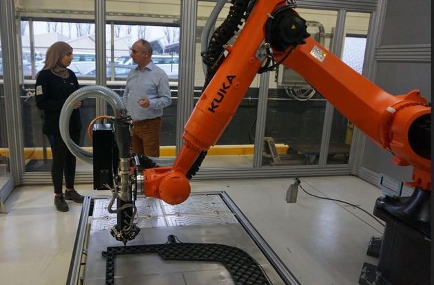 Baustein für die Fabrik der Zukunft: Ford eröffnet neues 3D-Druck-Zentrum für Kölner Produktion