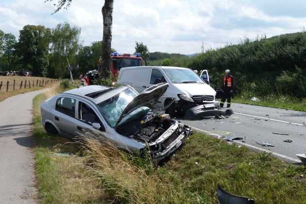 FW-DT: Schwerer Verkehrsunfall