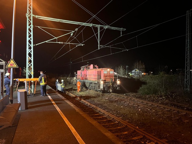 FW-EN: Lokführer kollabiert - Feuerwehr unterstützt bei der Rettung