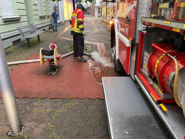 FW-PL: Löschzug Überörtlich der Plettenberger Feuerwehr unterstützte bei Starkregenereignis in Menden