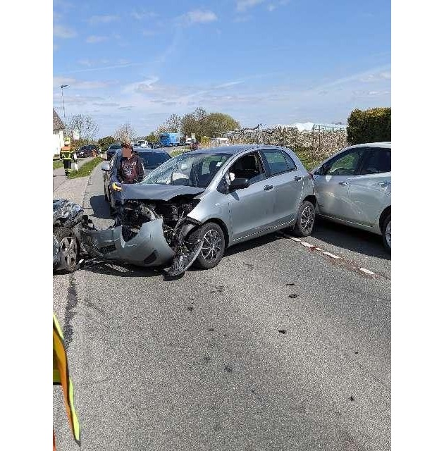 POL-STD: Fünf Autos an Unfall In Jork-Hove beteiligt - zwei Insassen leicht verletzt