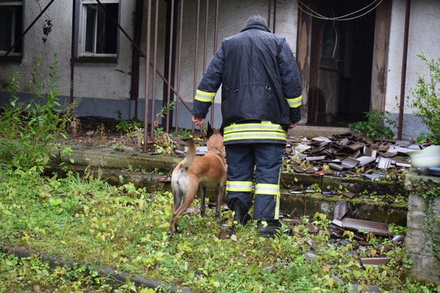 POL-NI: Rinteln-Polizei setzt Spezialhund am Brandort ein