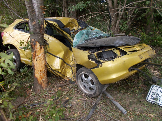 POL-HI: Schwerwiegender Verkehrsunfall mit einer verletzten Person und sehr viel Glück