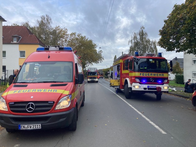 FW-EN: Zimmerbrand in Hattingen - Zwei Personen verletzt