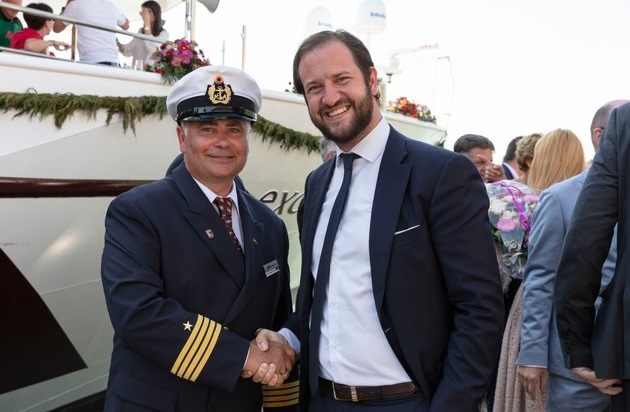 Excellence Cruises - Reisebüro Mittelthurgau: «Ein kleines Wunder, dass sie überhaupt hier ist!» - Schiffstaufe der Excellence Countess