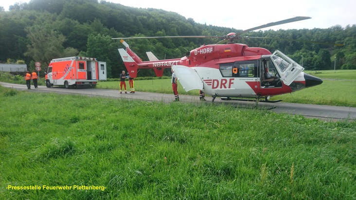 FW-PL: OT-Hilfringhausen. Fahrradsturz auf Holzbrücke. 9-jähriges Mädchen wird schwer verletzt. Hubschrauber wird angefordert. Lob der Rettungskräfte.