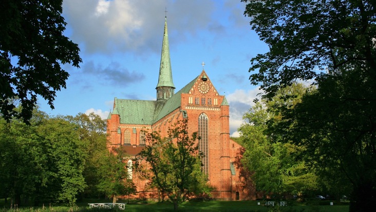 Bundesingenieurkammer: Doberaner M&uuml;nster als Historisches Wahrzeichen der Ingenieurbaukuns 2026 ausgezeichnet