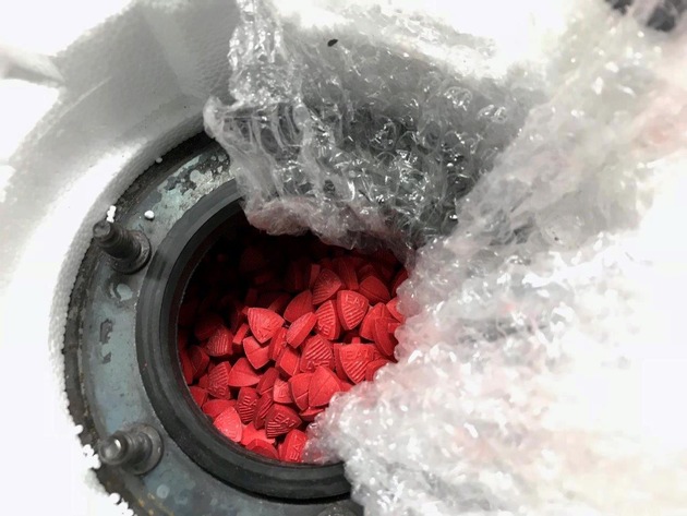 ZOLL-E: Ecstasy-Sicherstellung führt zur Zerschlagung eines internationalen Drogenrings in Argentinien und Spanien
